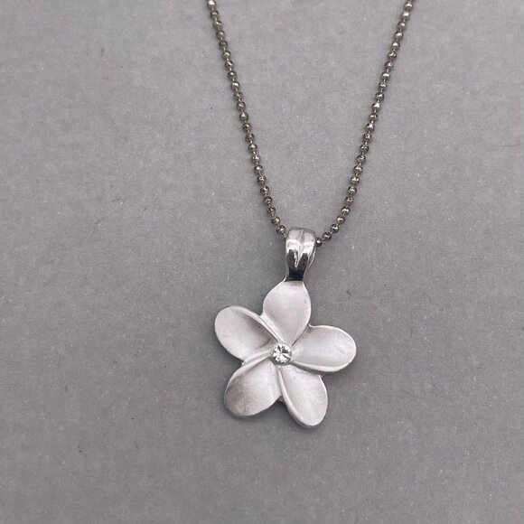 Lia Sophia Floral Pendant Beaded Chain Necklace Silver Tone 18 Inches - Picture 3 of 5